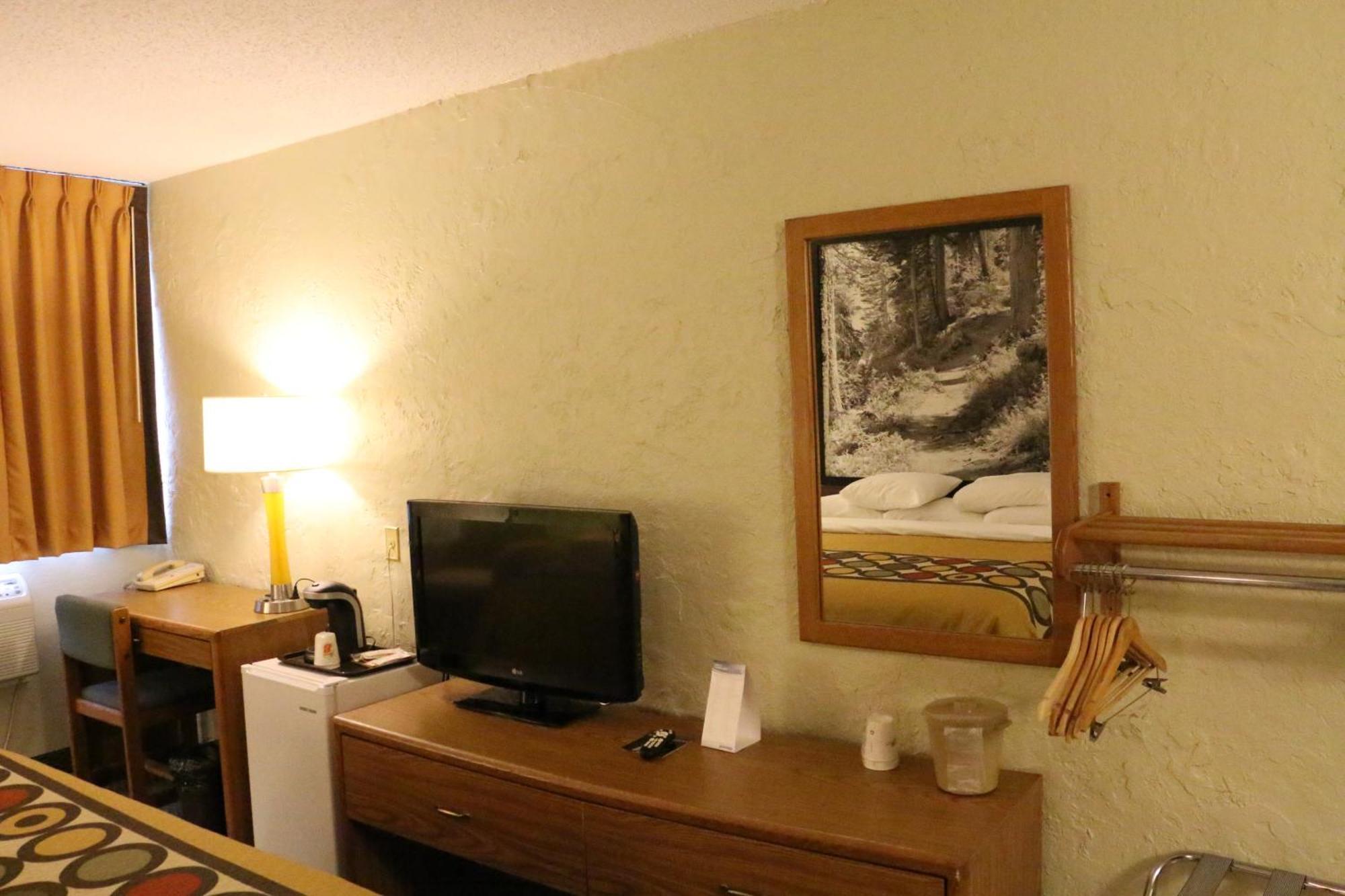 Hotel Super 8 By Wyndham Windsor/Madison North Zimmer foto